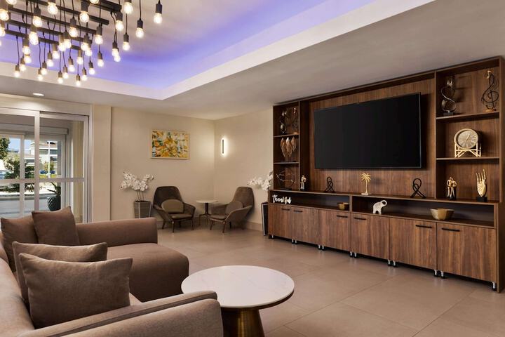 Hotel Interior 14 of 63