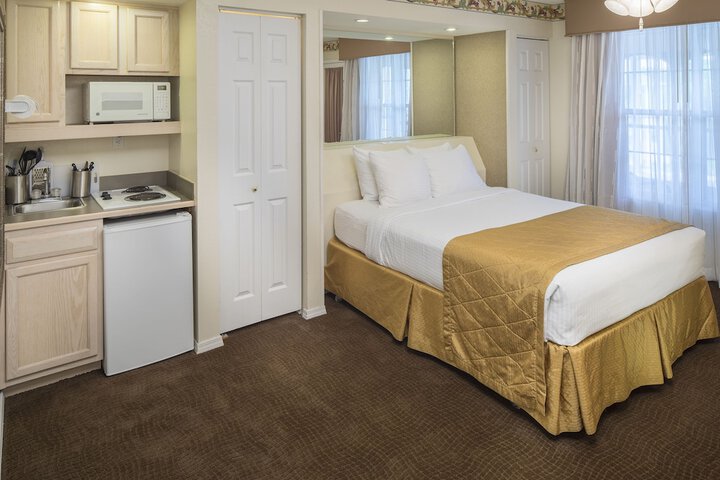 The Suites at Fall Creek