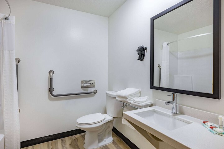 Room 15 of 26