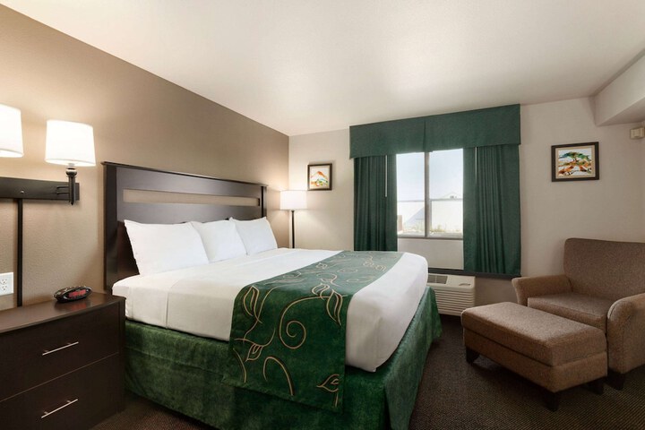 Room 7 of 16