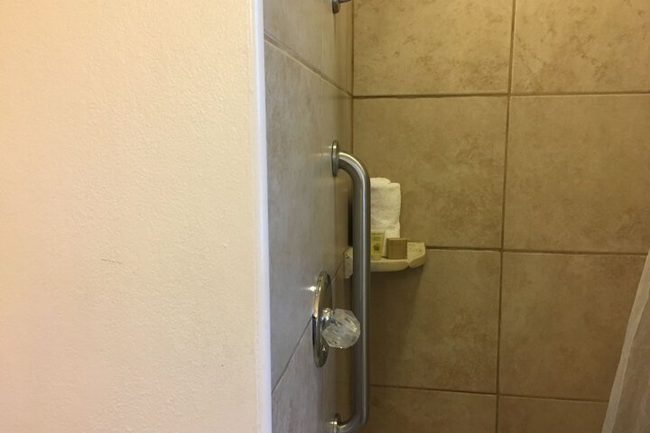 Room 8 of 27