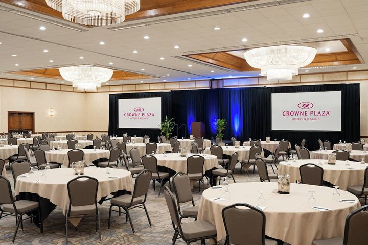 Crowne Plaza Phoenix - Chandler Golf Resort by IHG