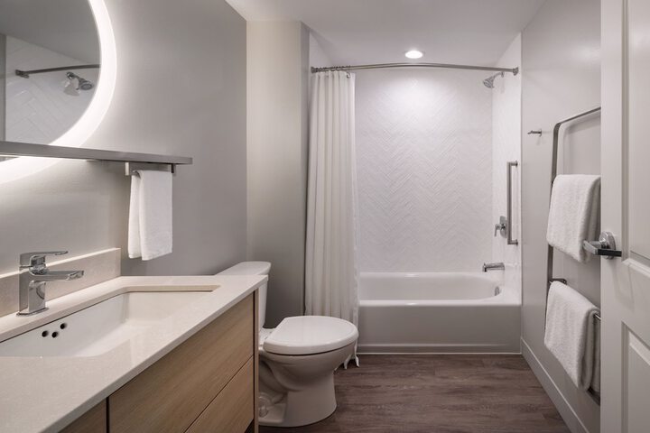 Room 16 of 34