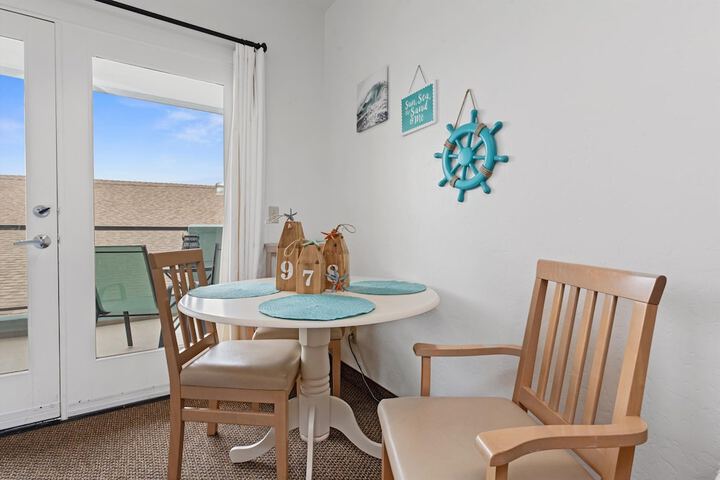 Beach House Inn & Suites