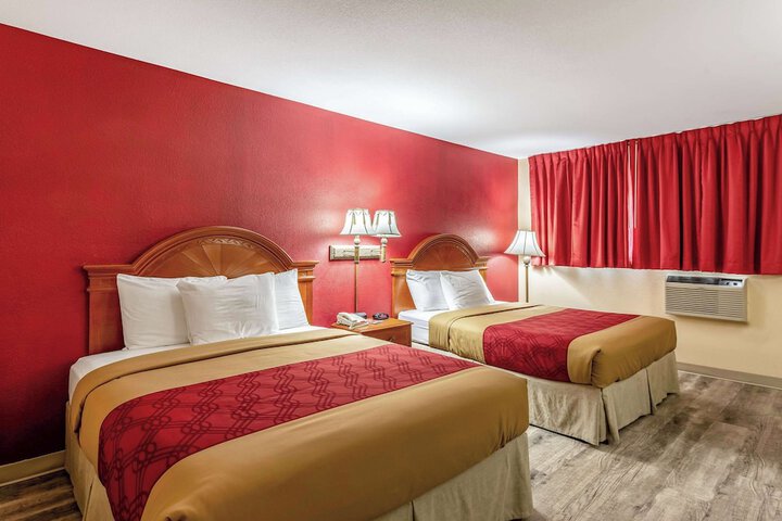 Econo Lodge Inn & Suites Santa Rosa