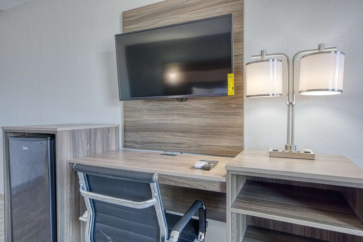 Room 7 of 14