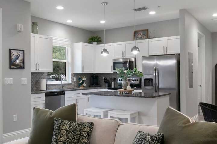 Canopy Cove Stunning 2BR Apt Heart of Downtown