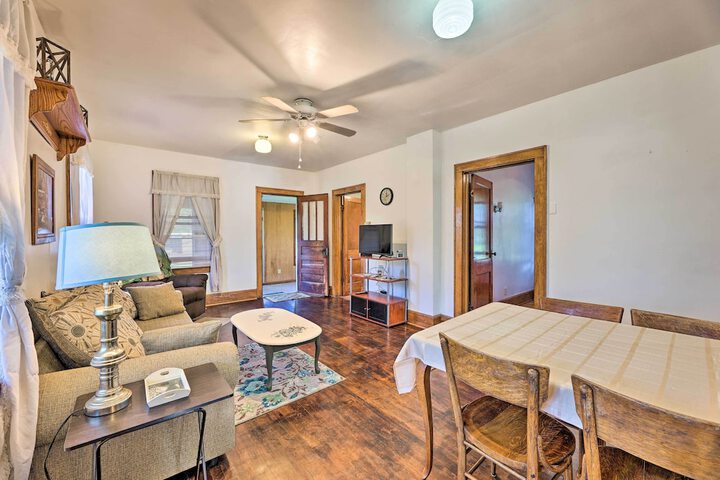 Family-friendly Marlinton Home: Walk Downtown!