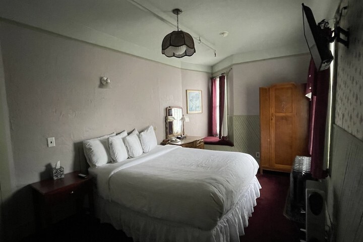 Room 35 of 92
