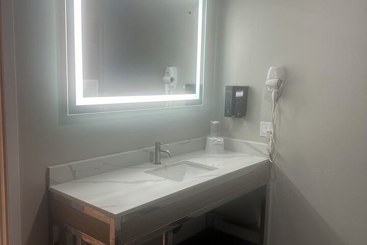 Room 87 of 103