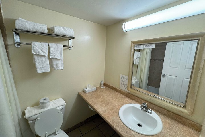Room 9 of 27