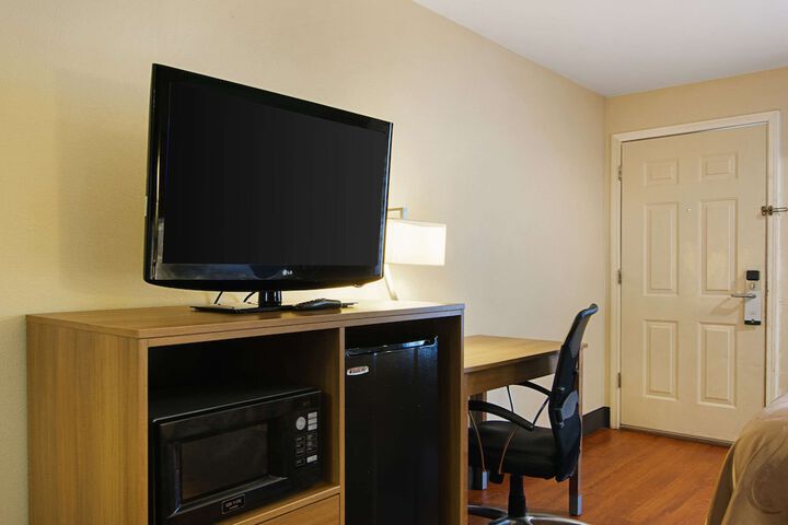 Room 30 of 39