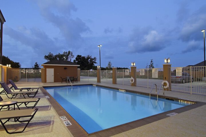 Pool 7 of 34