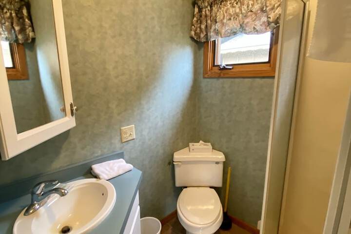 Room 28 of 104