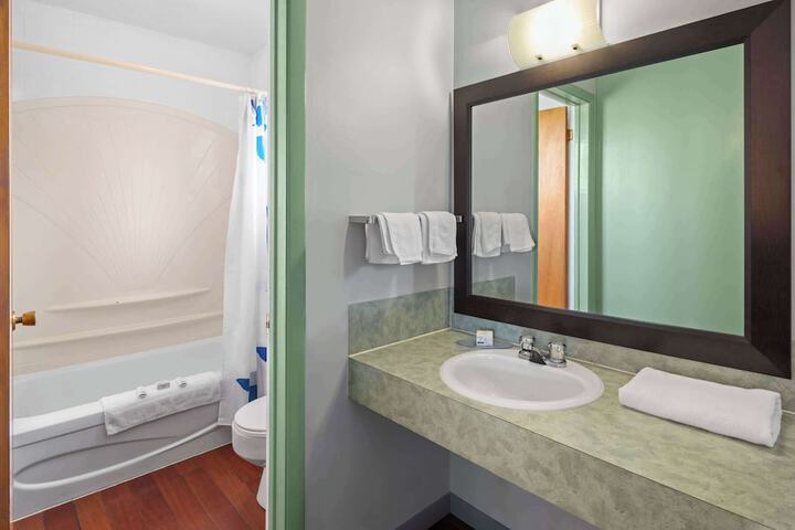 Room 15 of 25