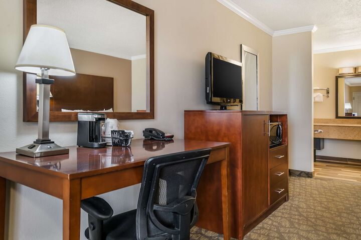 Room 18 of 40