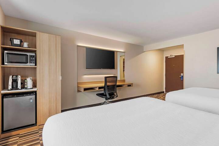 Room 17 of 36