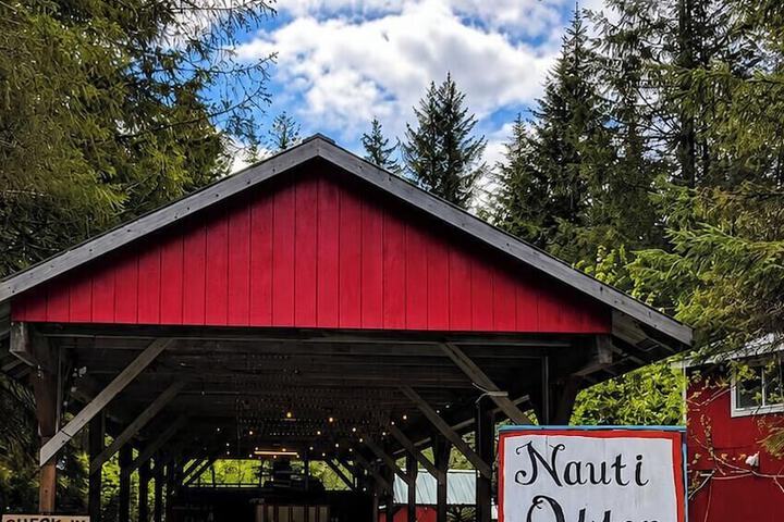 Nauti Otter Inn and Yurt Village