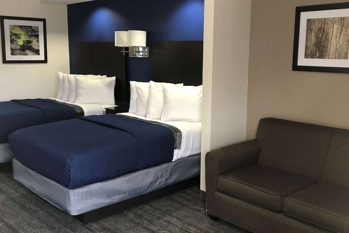Room 32 of 35