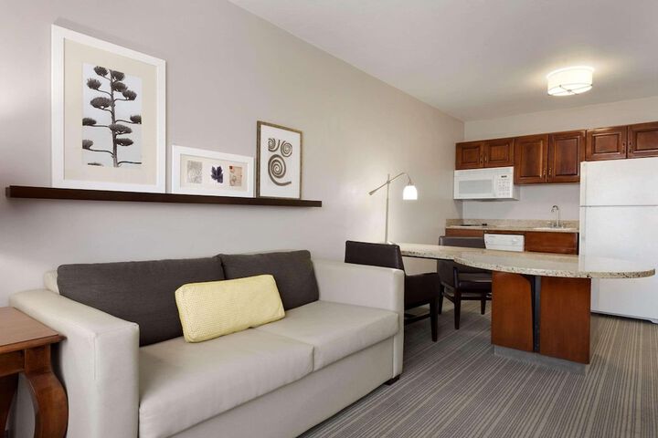 Room 13 of 28