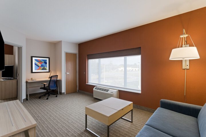 Holiday Inn Express Hotel & Suites Tavares - Leesburg by IHG