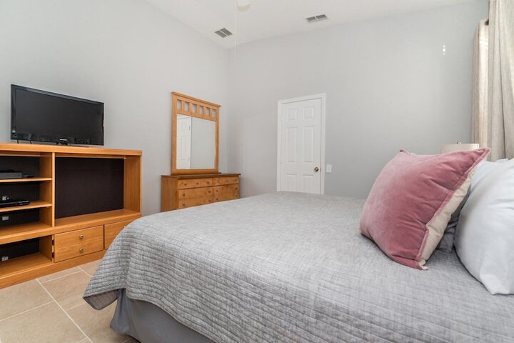 Room 25 of 36