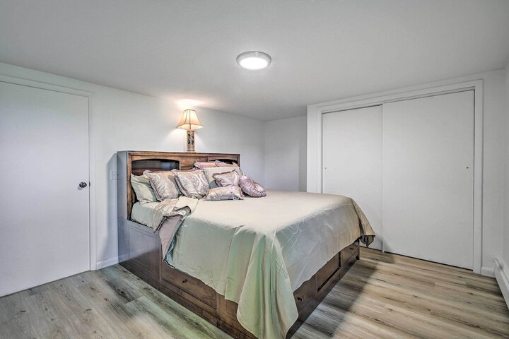 Roomy Montour Falls Retreat w / Private Pool!