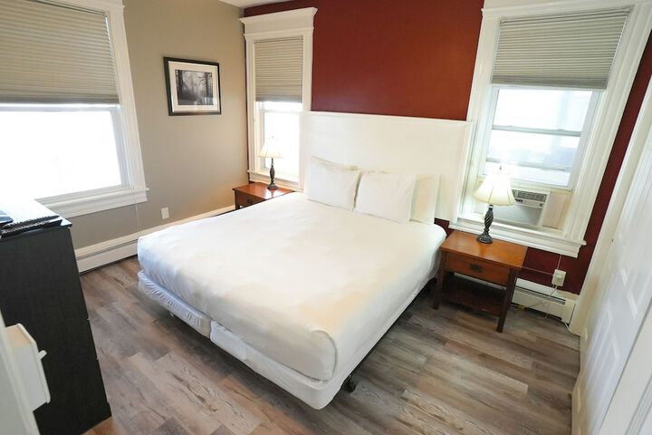 Room 8 of 25