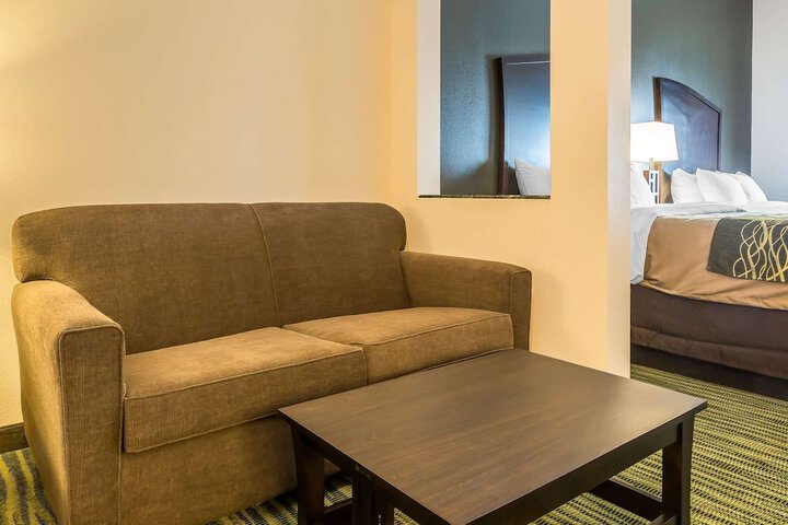 Comfort Inn & Suites Moore - Oklahoma City
