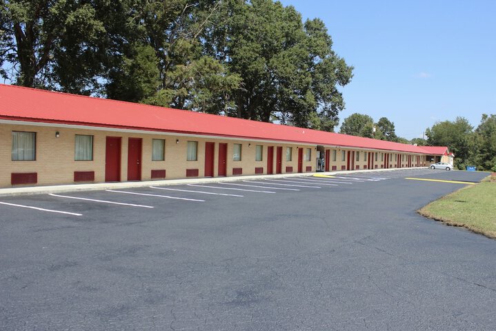 Landsford Inn