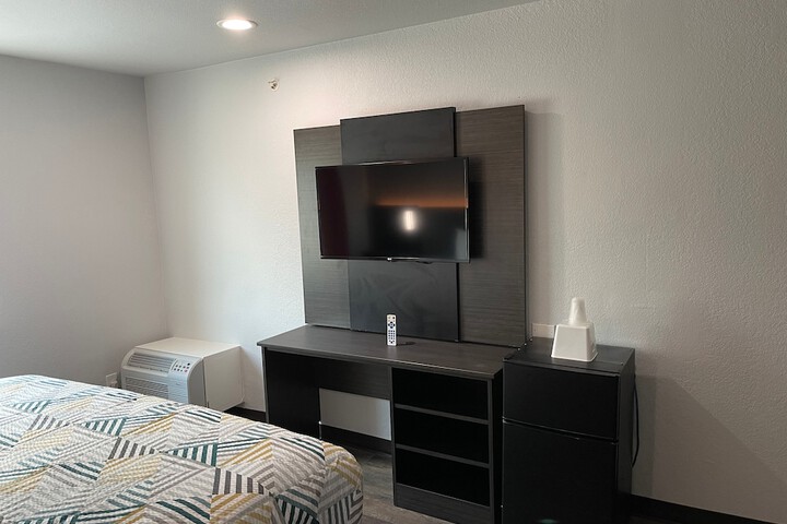 Room 33 of 46