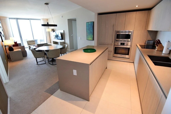 Hyde-1508 / Incredible Ocean View 2 Bed 2 Bath