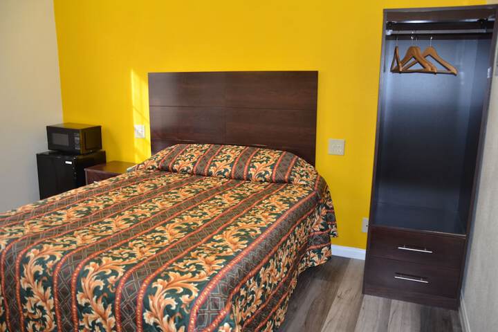 Room 15 of 34
