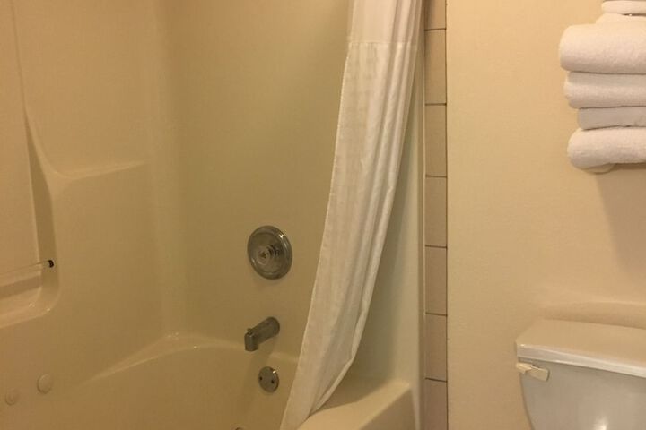 Room 16 of 33