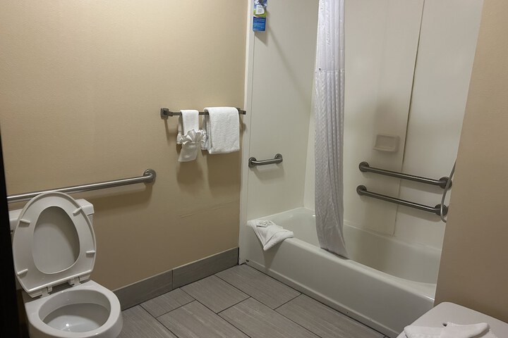 Room 5 of 22