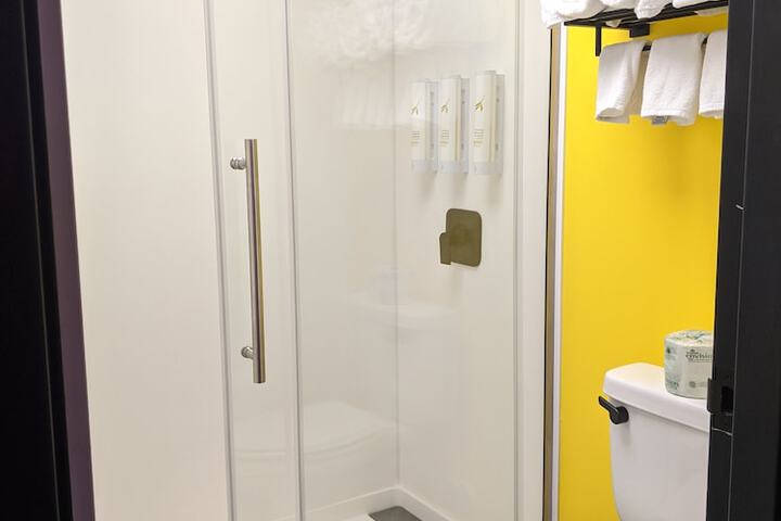 Room 10 of 39