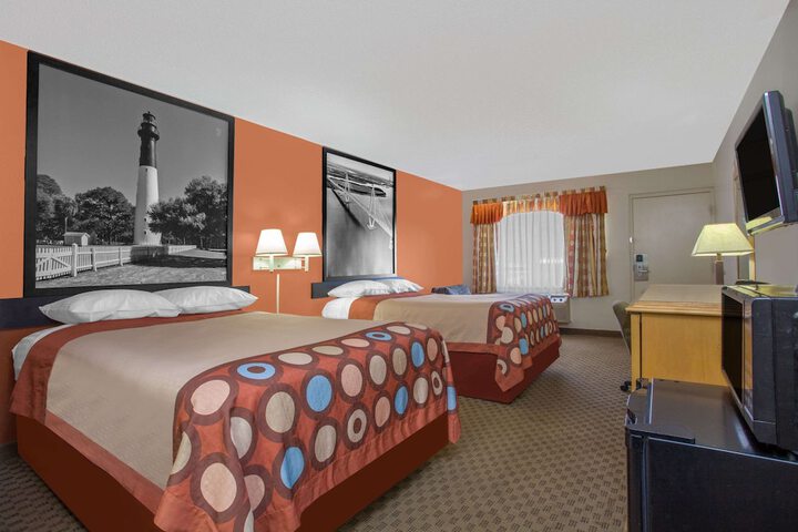 Room 11 of 15