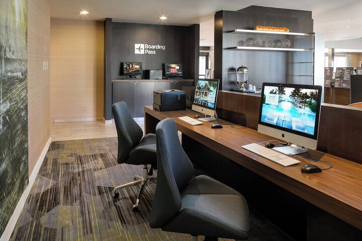 Business Center 43 of 44