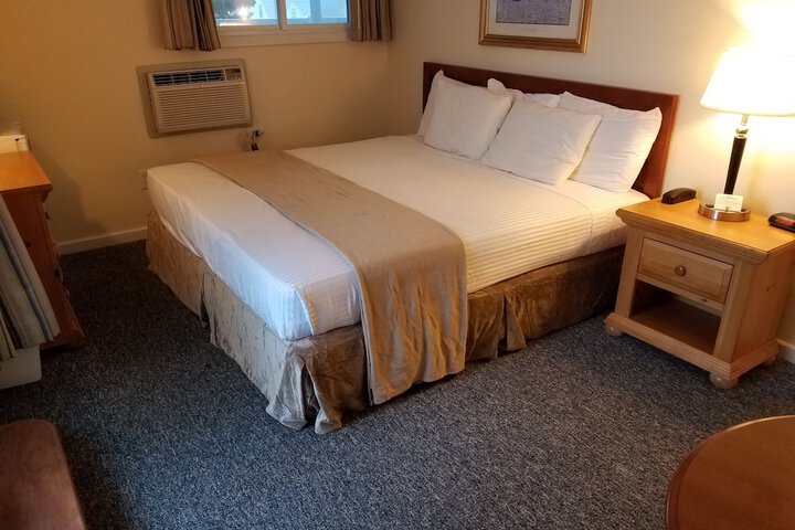 Sea Cliff House Motel