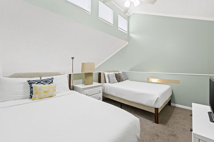 Room 44 of 145