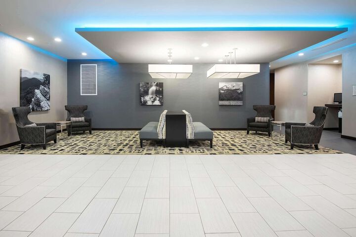 Hotel Interior 10 of 68