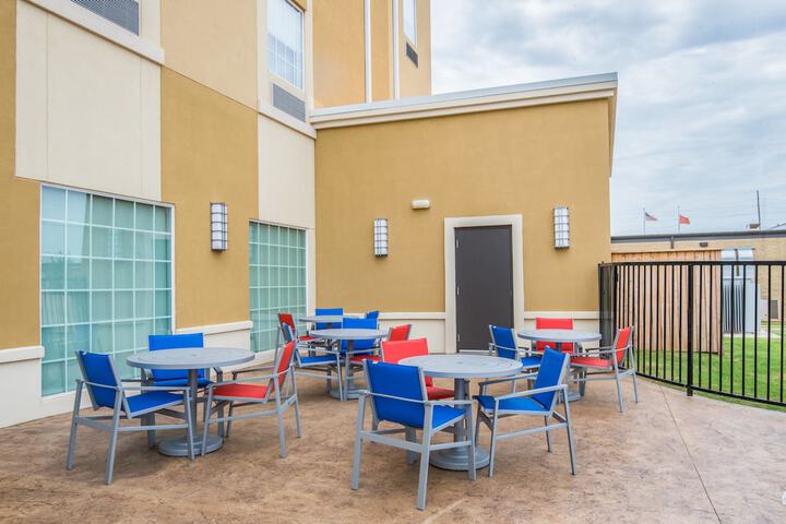Holiday Inn Express & Suites Stillwater - University Area by IHG