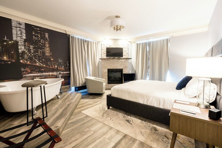 Room 15 of 62