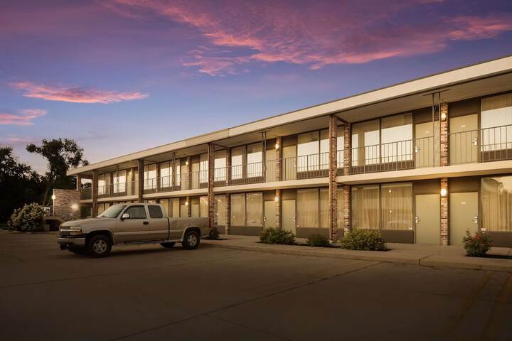 Hotel 2 of 43