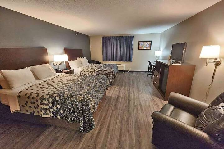 Room 9 of 32