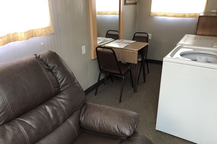 Room 7 of 12