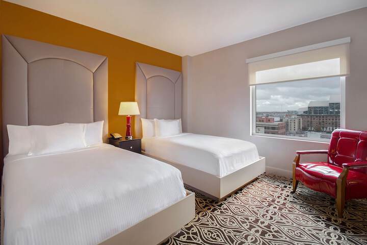 Room 27 of 62