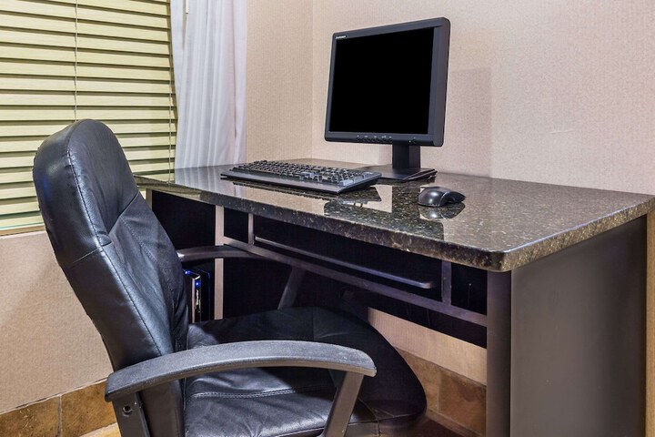 Business Center 19 of 19