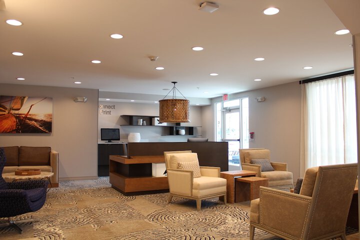 Business Center 43 of 45