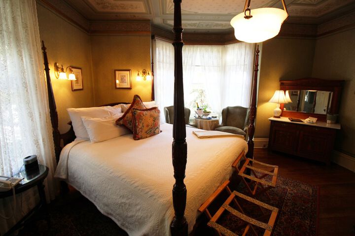 Room 44 of 124